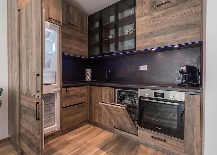 Апартамент Azur Deluxe Св. Св. Константин и Елена