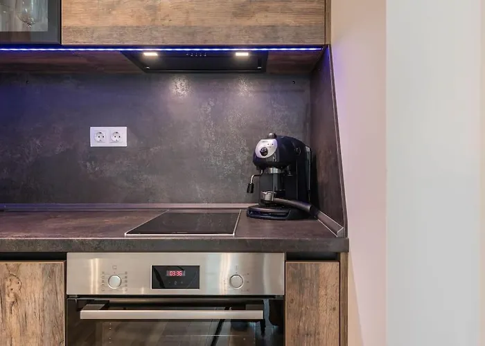 Azur Deluxe Апартамент Св. Св. Константин и Елена