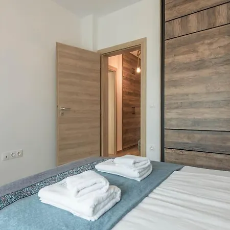 Azur Deluxe * セインツ・コンスタンティン＆ヘレナ